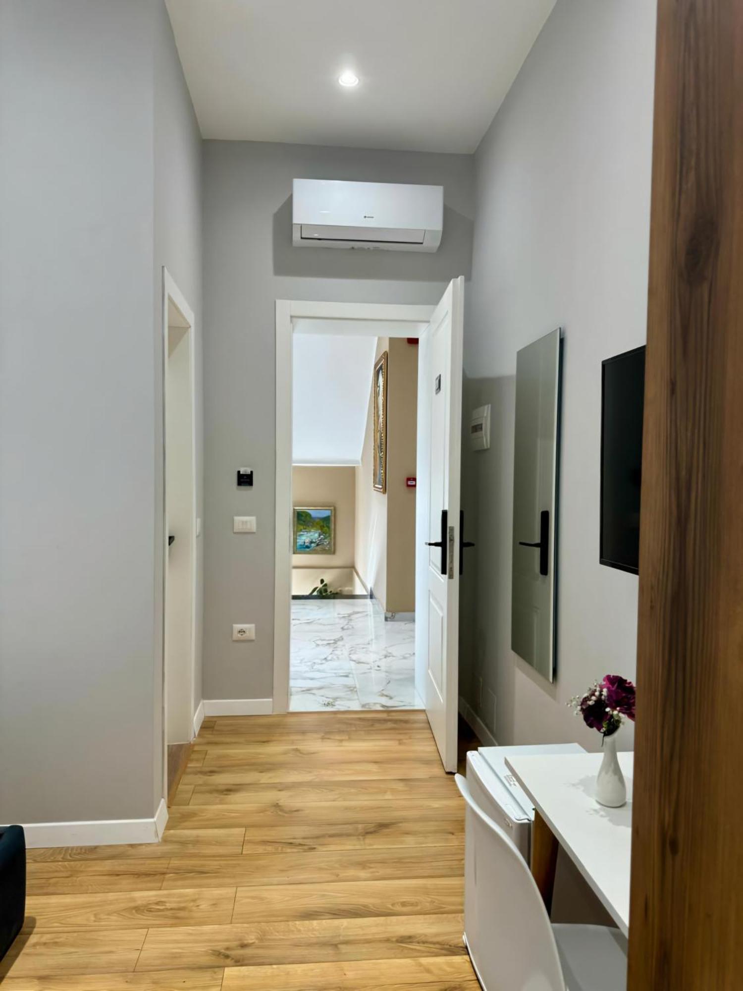 Vila Panto Tirana Exteriör bild