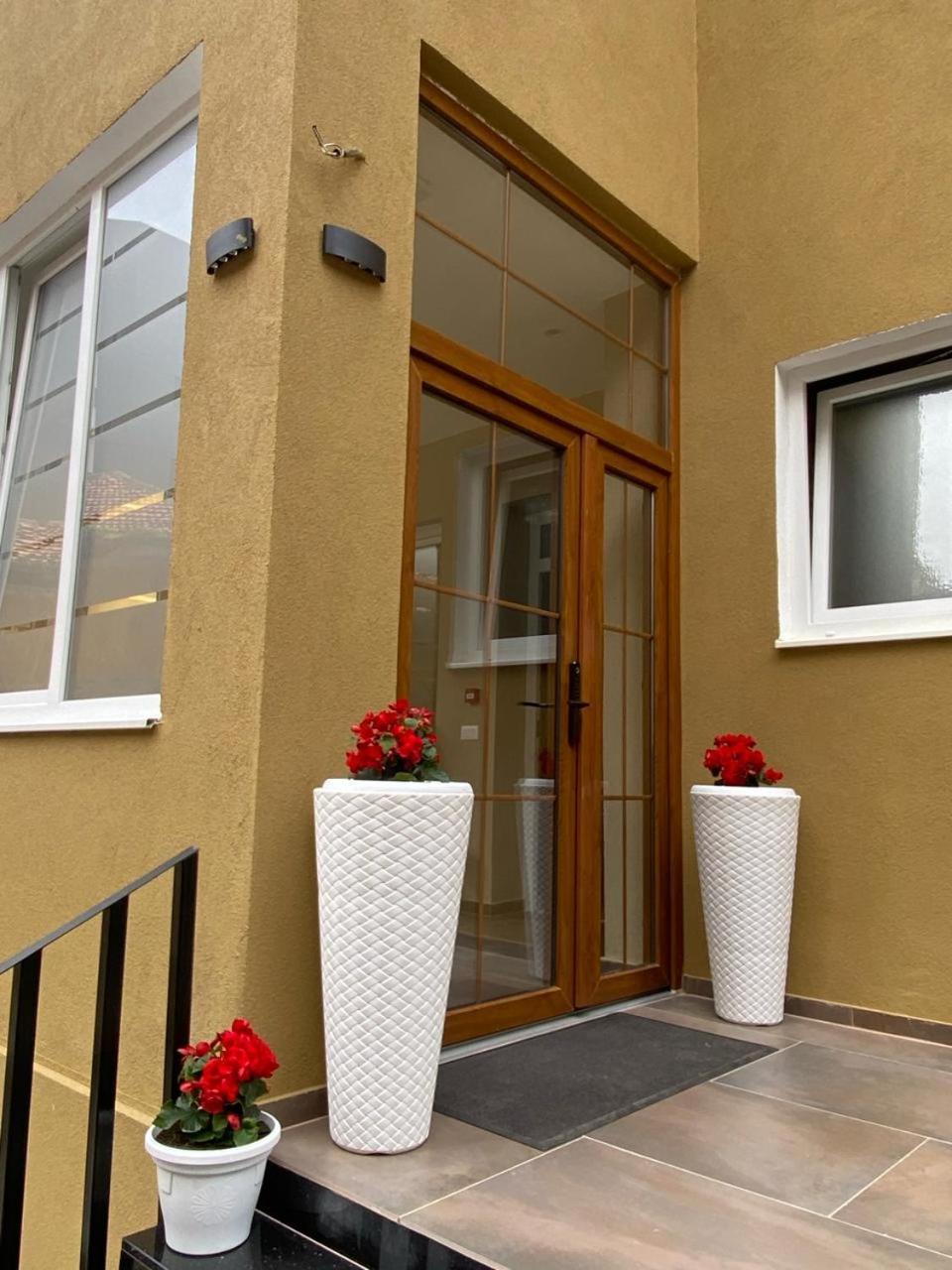 Vila Panto Tirana Exteriör bild